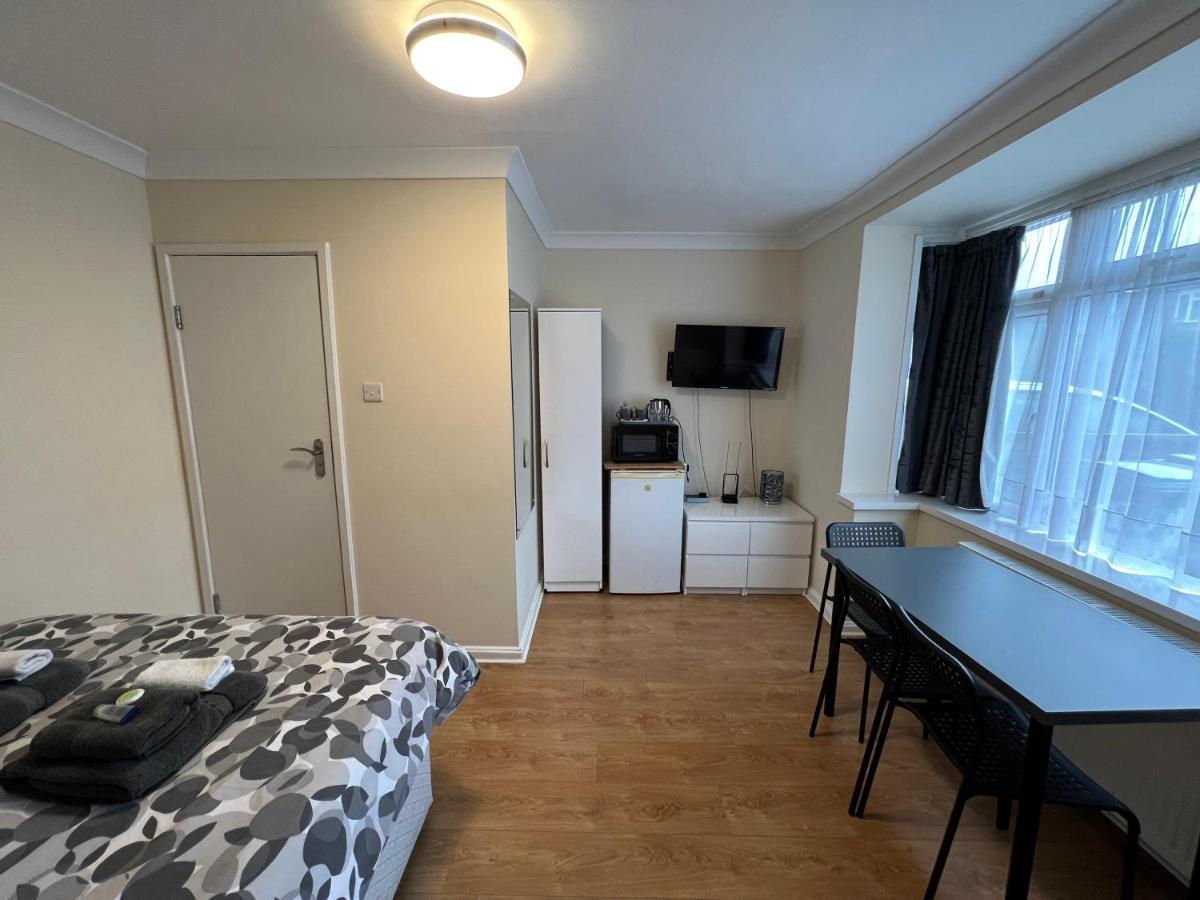 Kensal 2 Guest house London