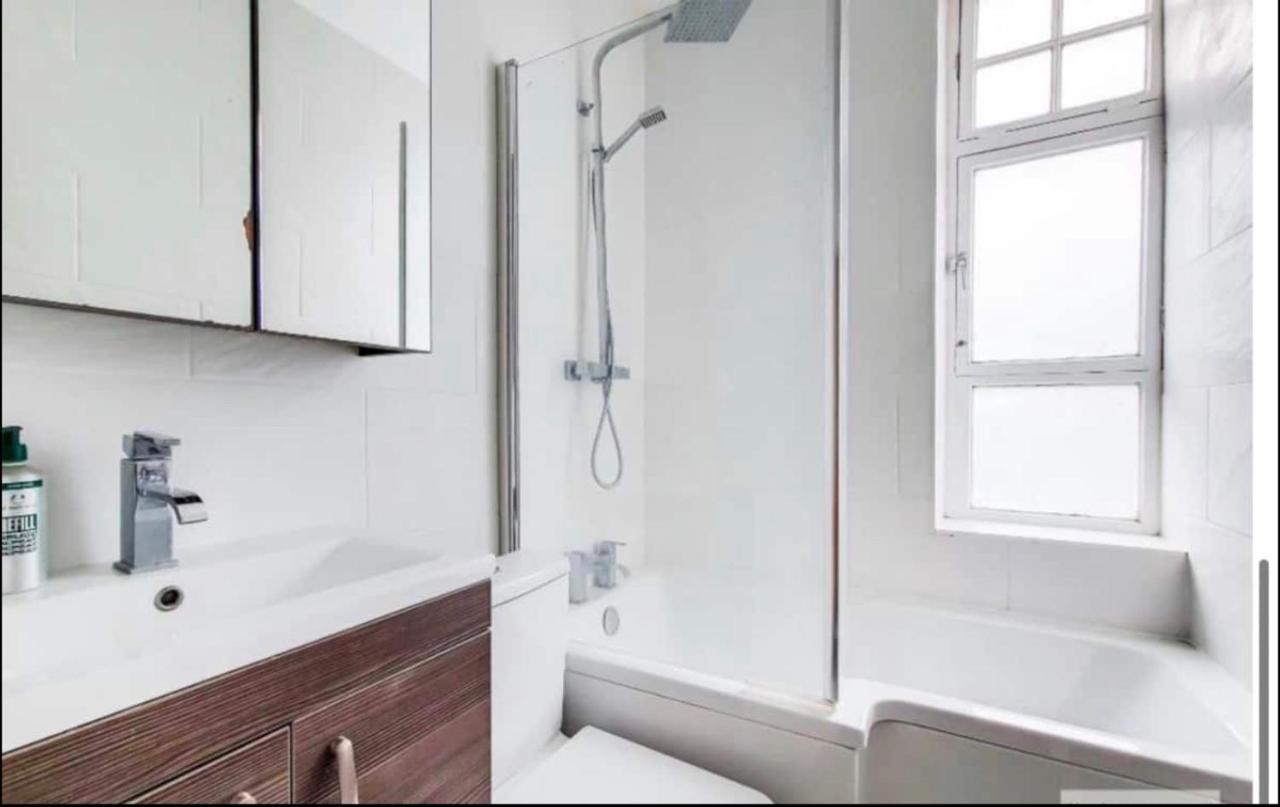 Bond Street Family Apartment