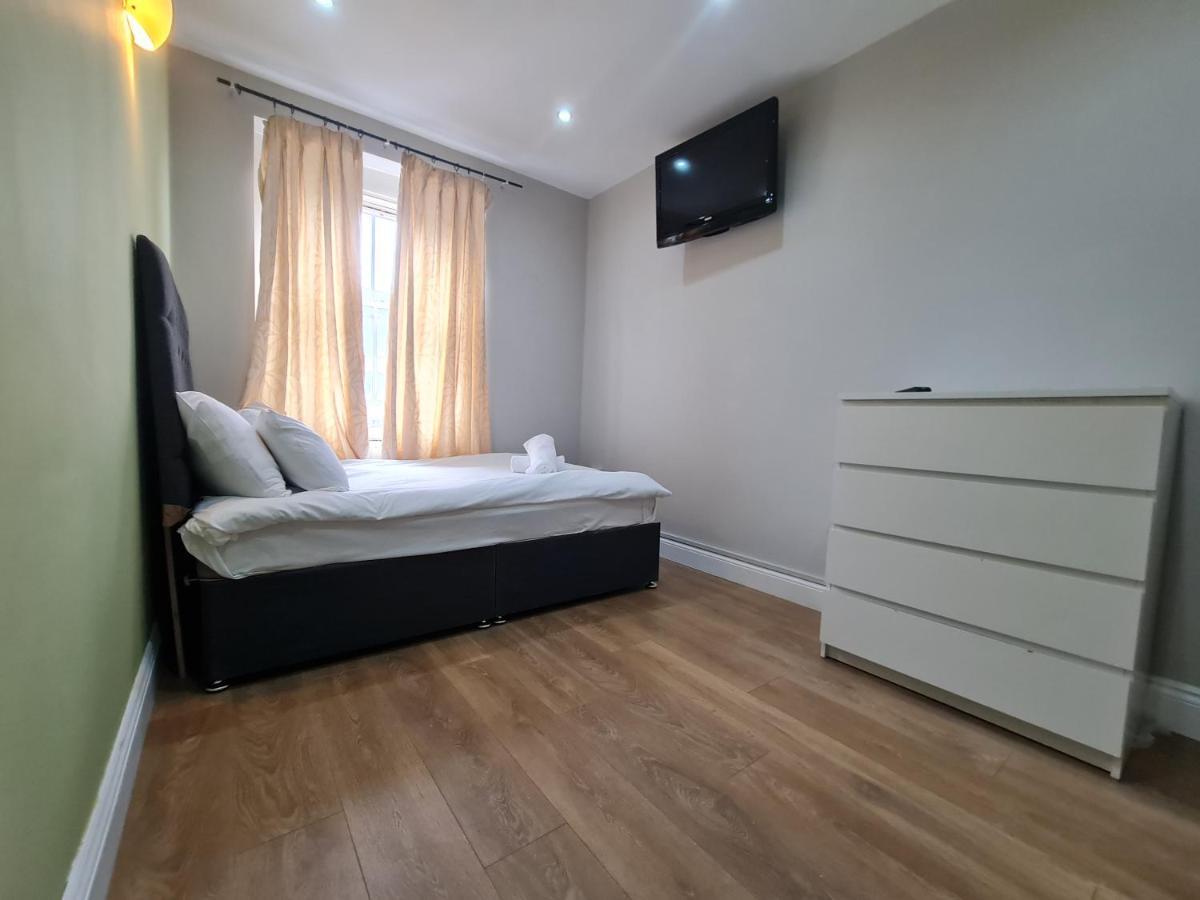 Lovely En-suite Bedroom R7 * London