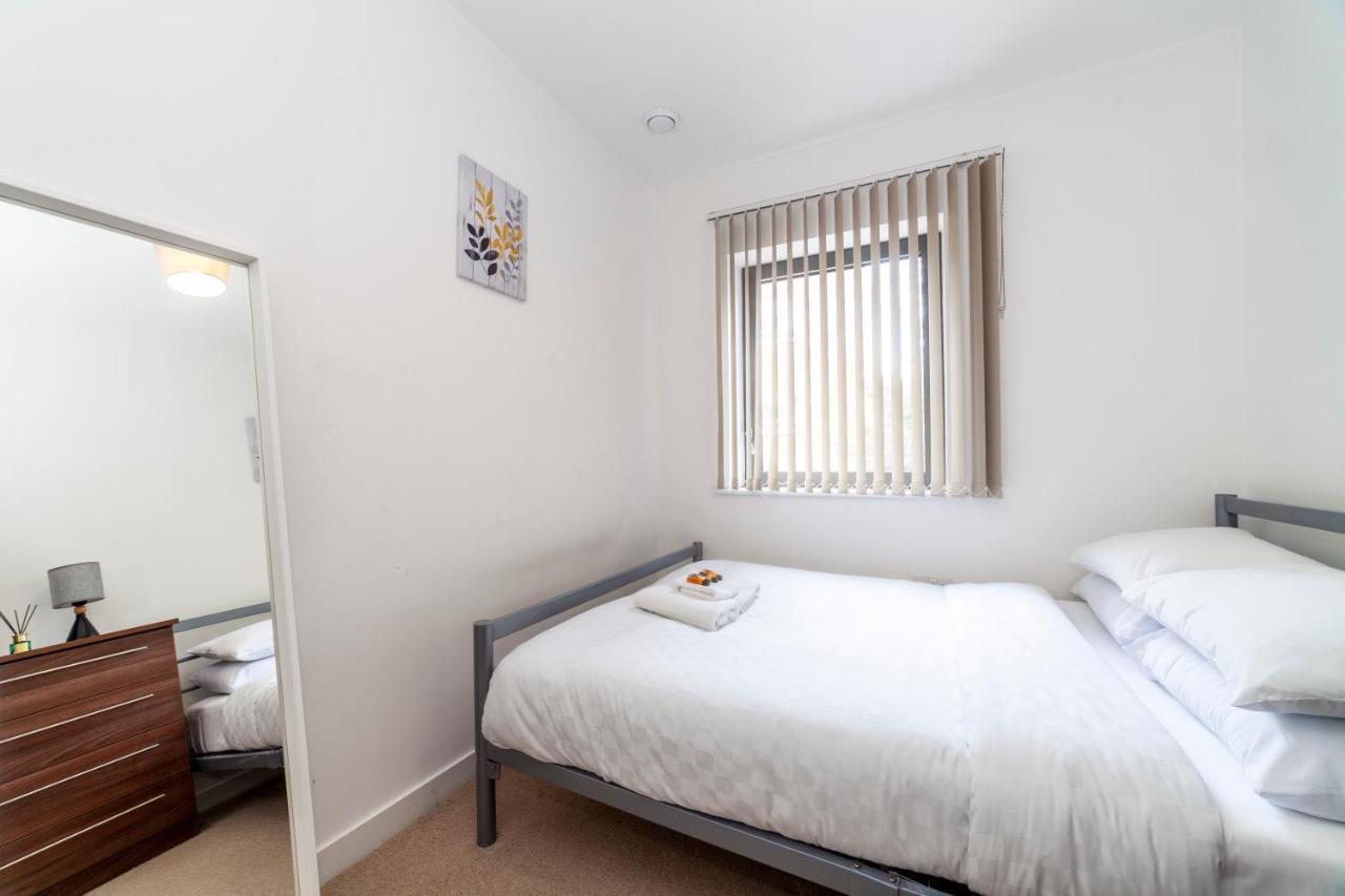 Modern 3bdr Flat W Large Balcony, Kentish Town Apartment London