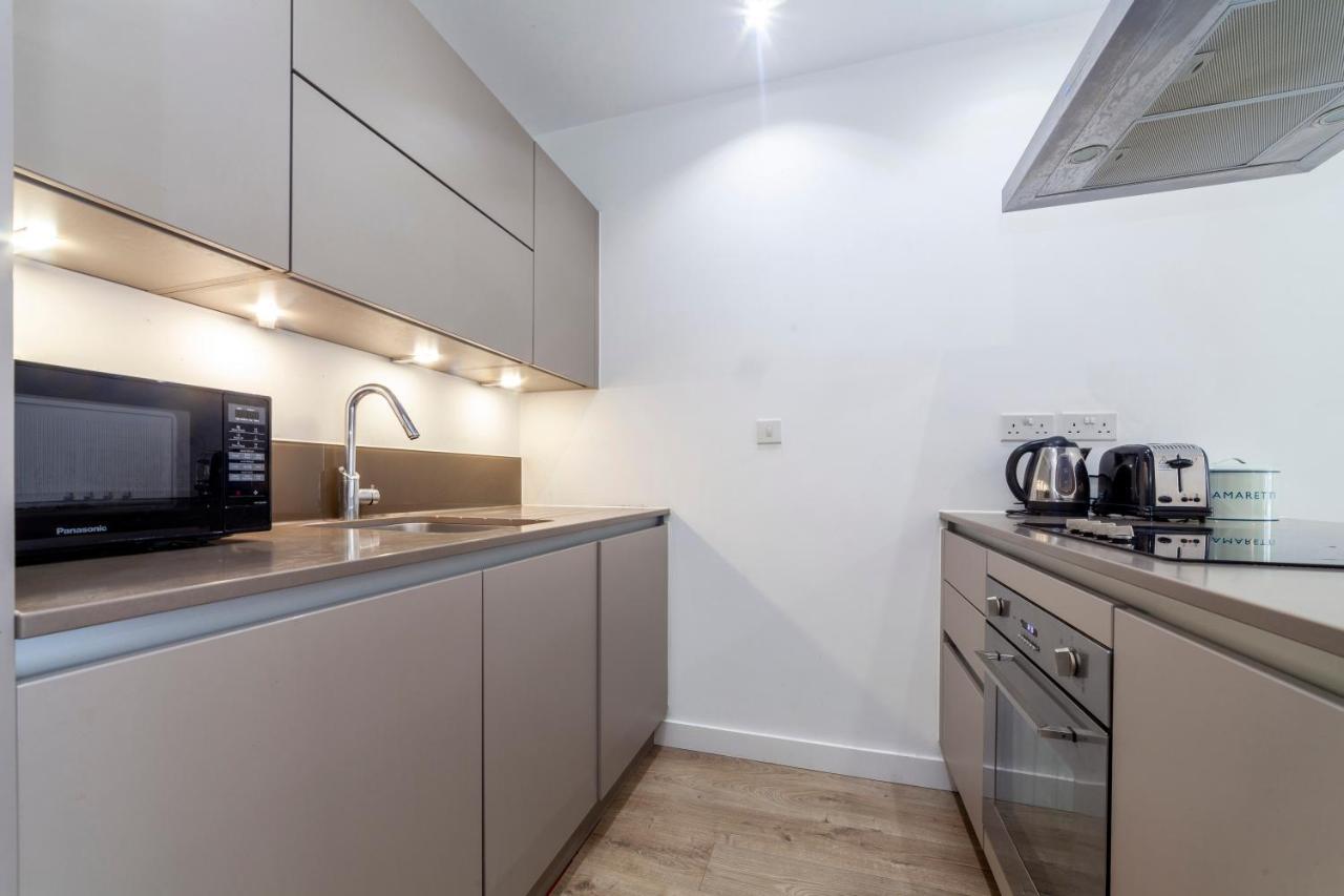 Modern 3bdr Flat W Large Balcony, Kentish Town Apartment