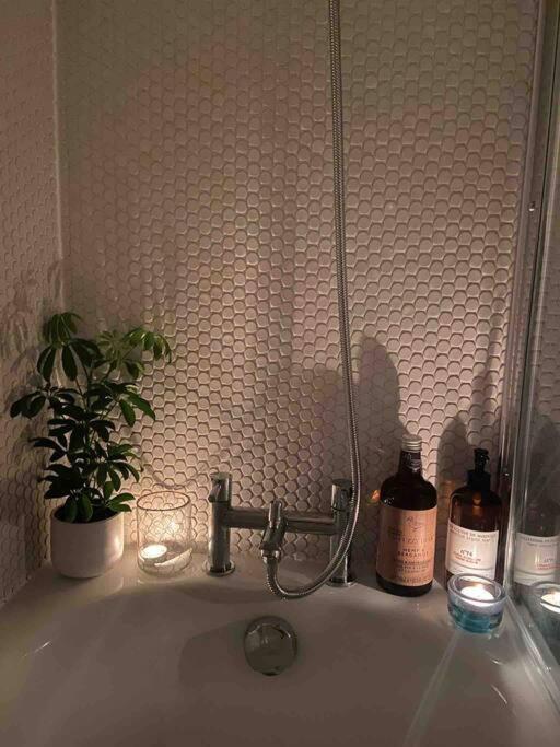 Shoreditch Cosy Flat, Next To Van Gogh Exhibition Apartamento *