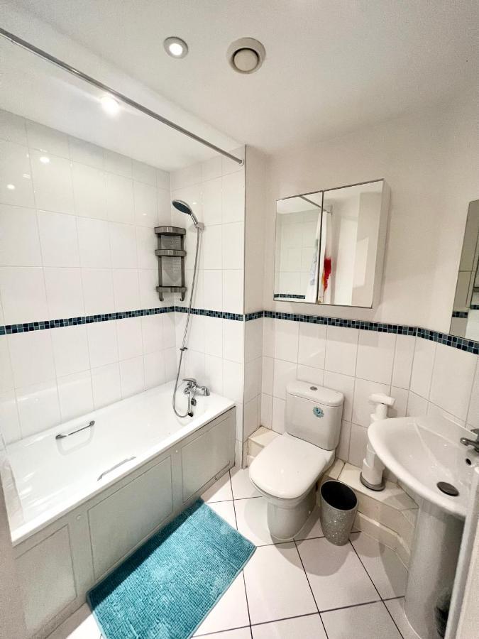 2 Bedroom Near Olympic Park With Free Parking Apartment *