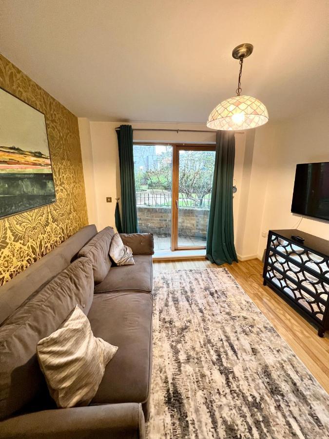 Apartment 2 Bedroom Near Olympic Park With Free Parking