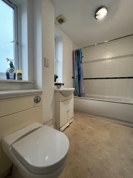 New Build 2 Bed Flat, London