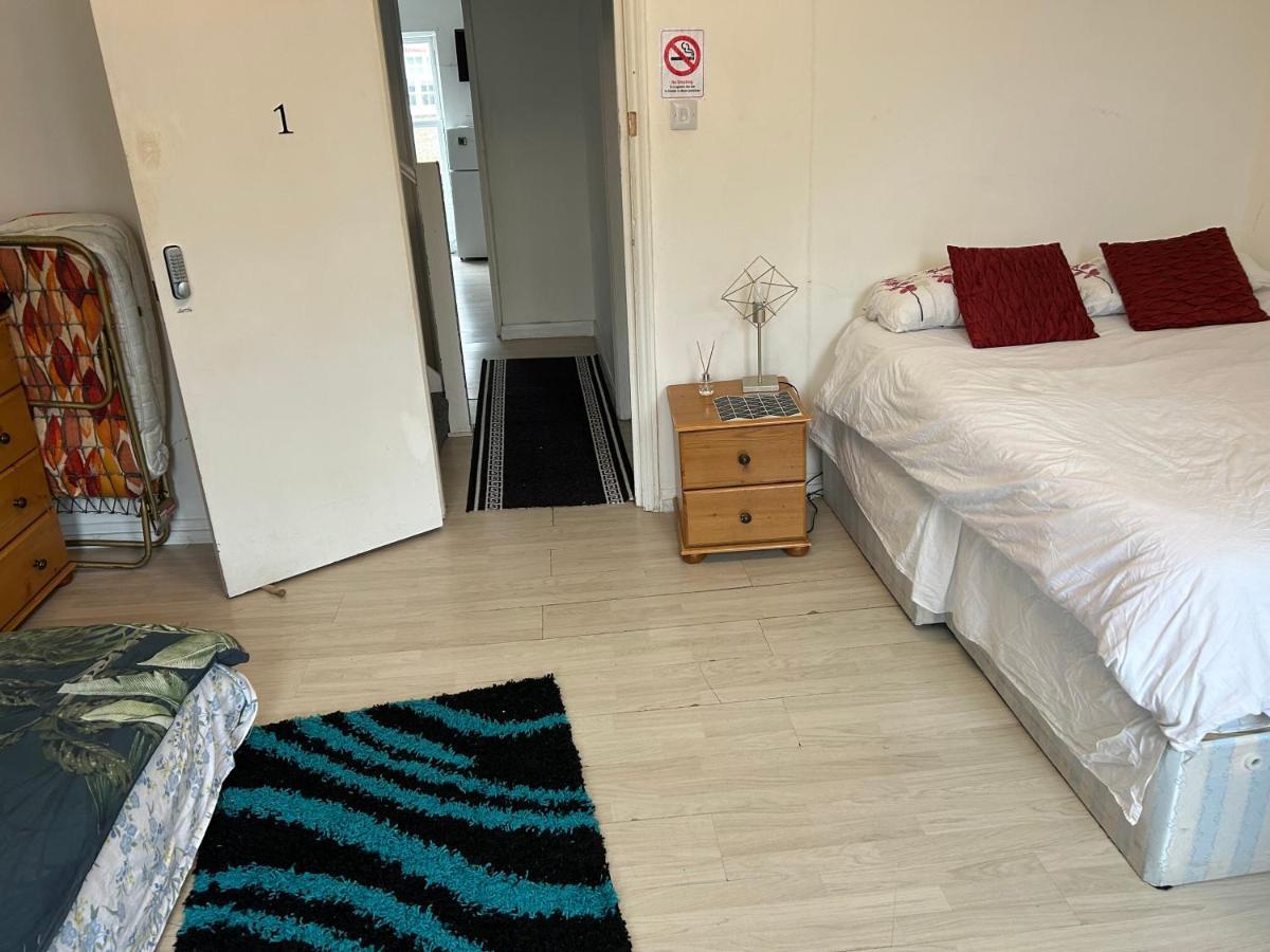 Guest house Family With Shared Kitchen And Bathroom In Angel Zone 1