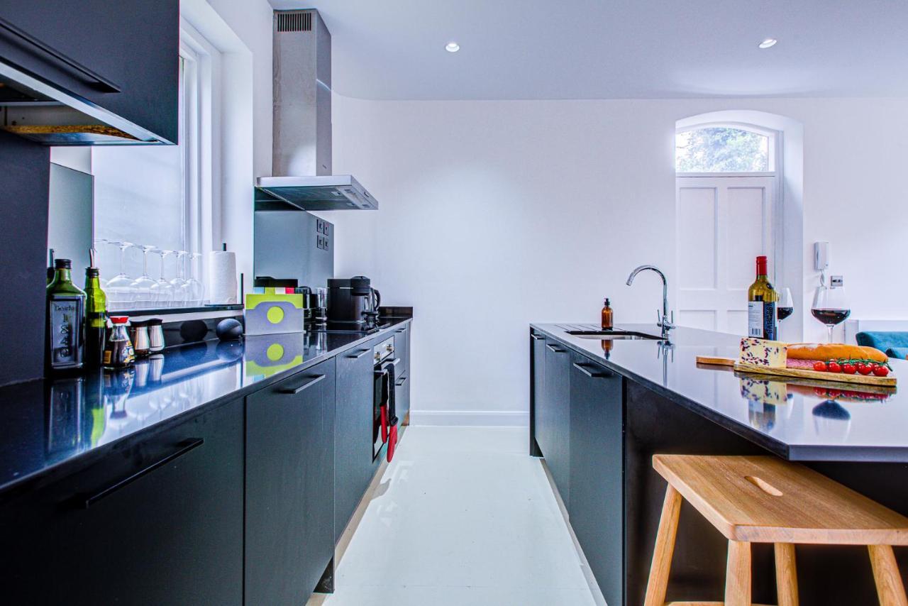 Apartment Charming 1br In A Gated Complex And A Short Walk From Queens Park Tube *