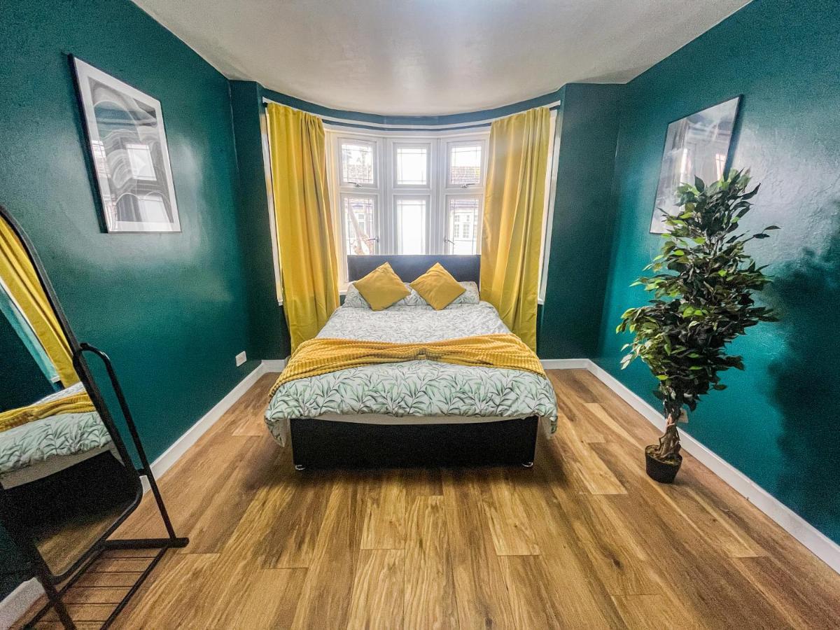 Swanky Townhouse In The Heart Of East Holiday home *