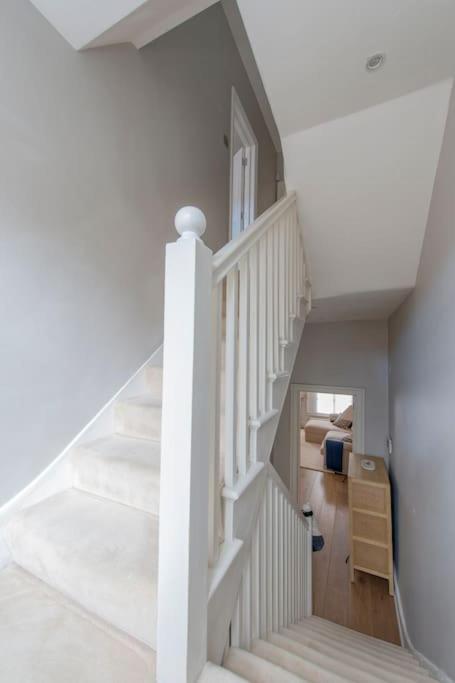 Chelsea Stunning Two Bedroom Townhouse With Airconditioning Apartment
