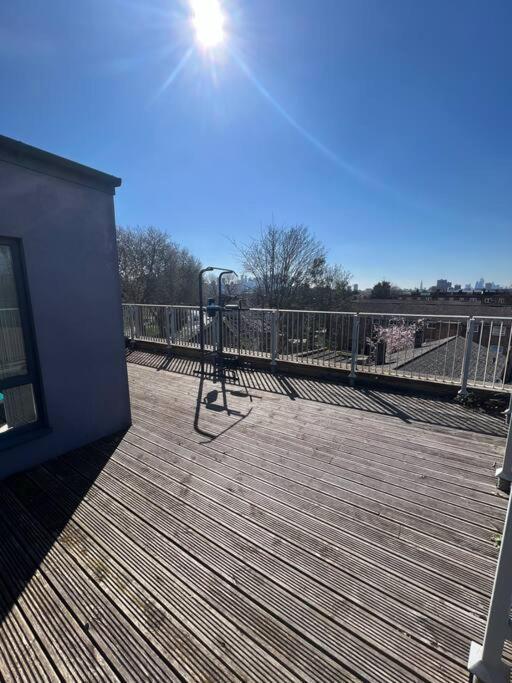2bed Flat With Great Views * London