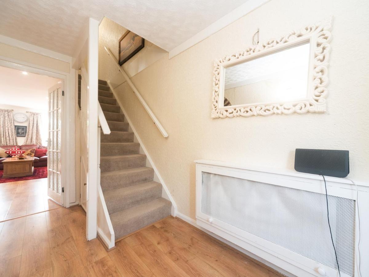 Pass The Keys Spacious Cosy Close To Abbey Wood Holiday home London