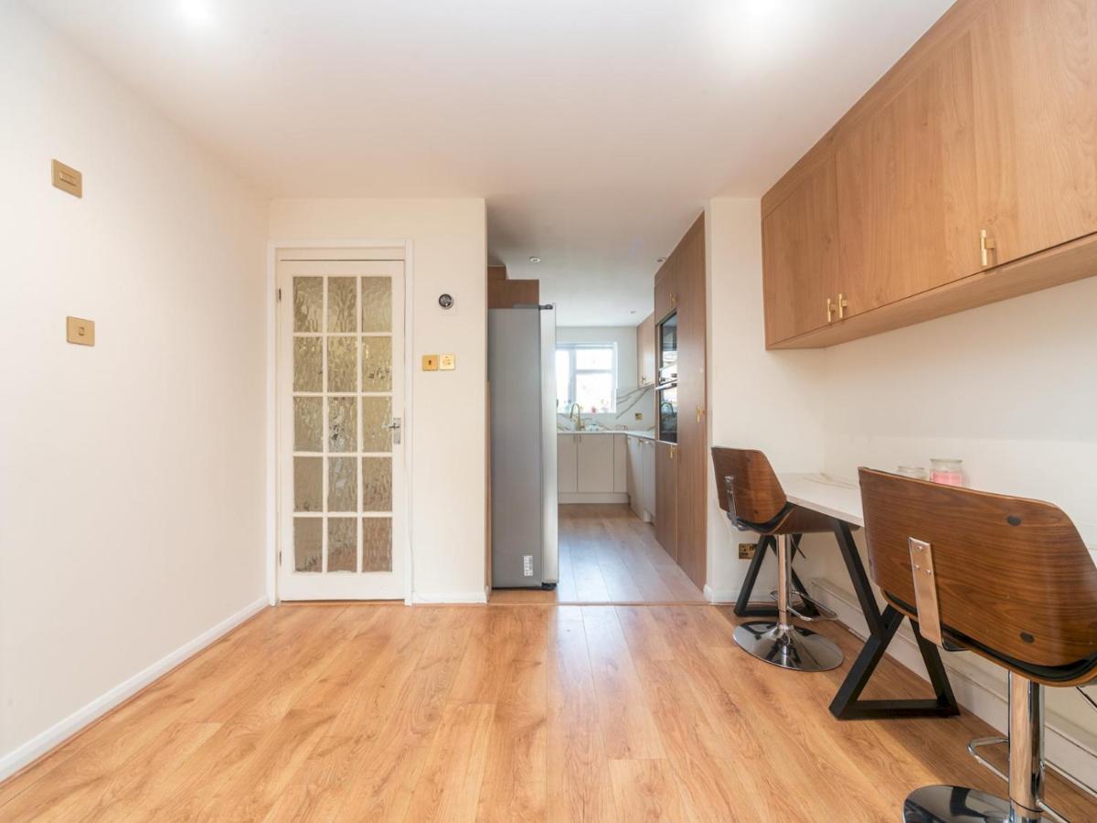 Holiday home Pass The Keys Spacious Cosy Close To Abbey Wood London