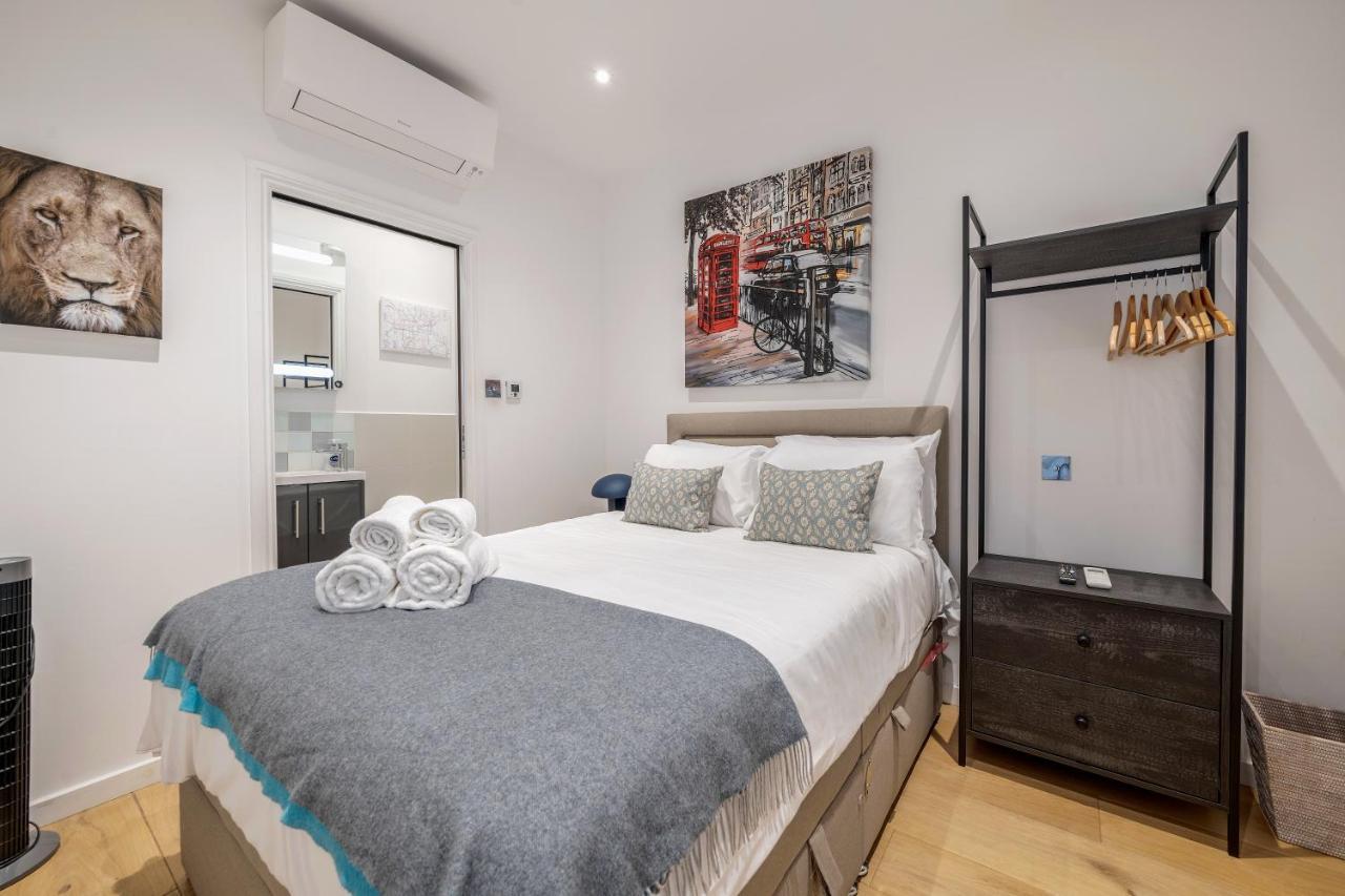 Luxurious Mews House Next To Hyde Park London