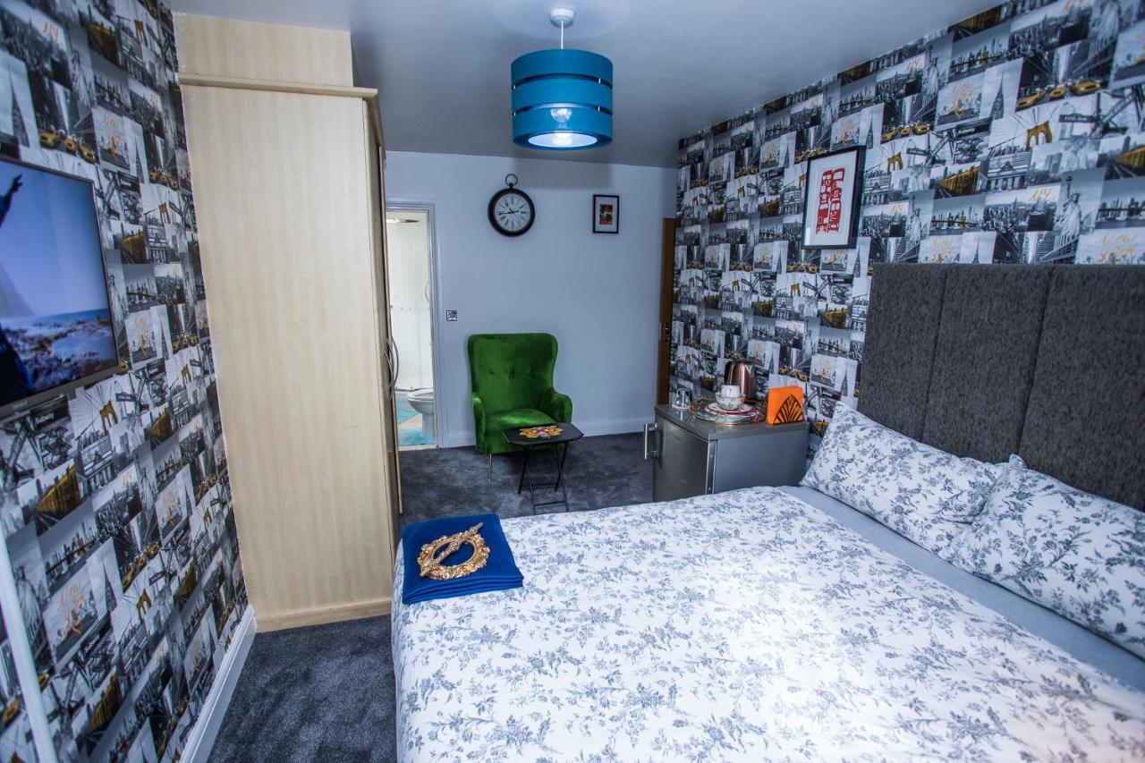 Remarkable 2-bed With Sea View Apartment *
