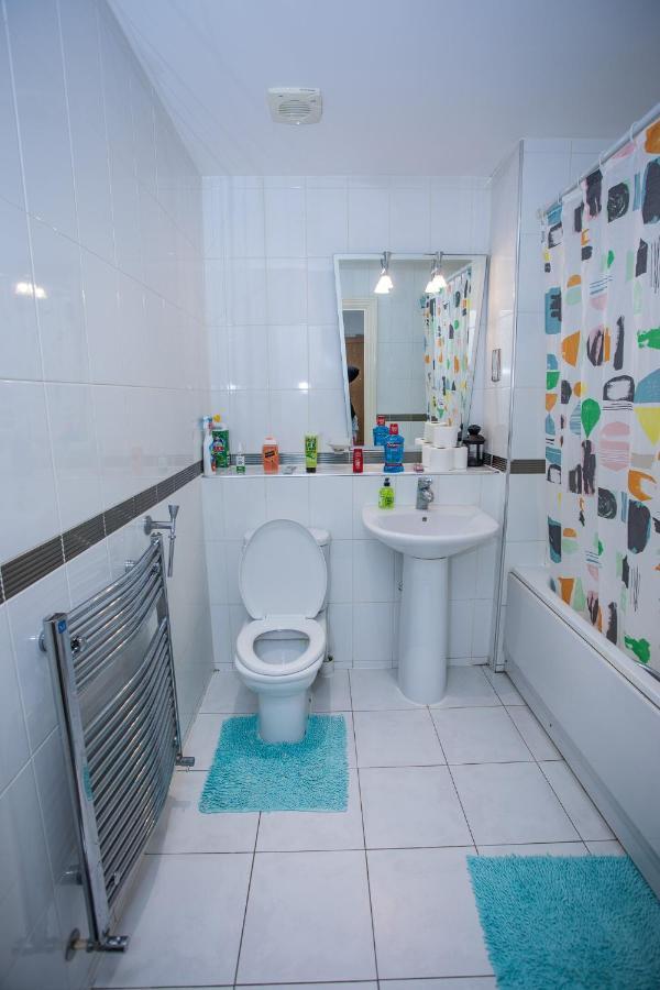 Remarkable 2-bed With Sea View Apartment