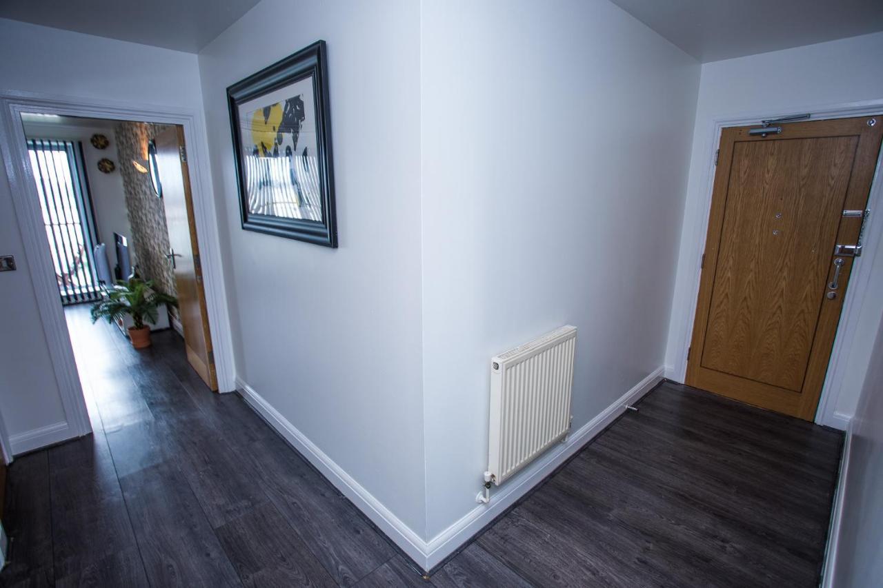 Remarkable 2-bed With Sea View * London