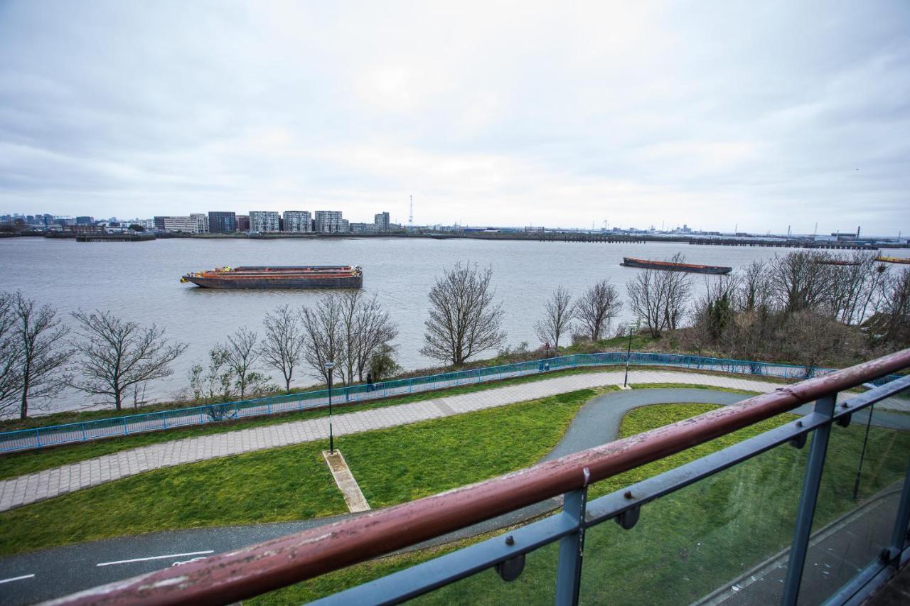 Apartment Remarkable 2-bed With Sea View London