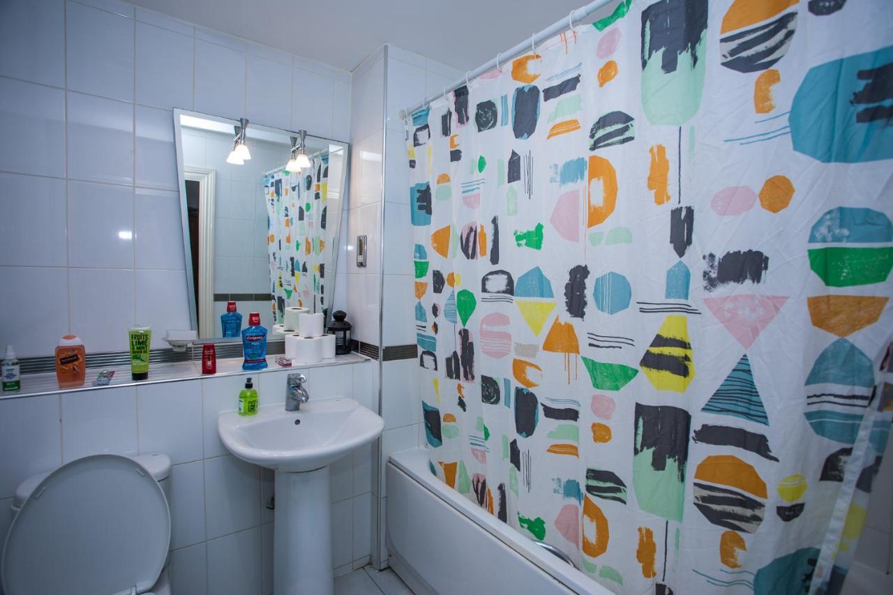Remarkable 2-bed With Sea View London