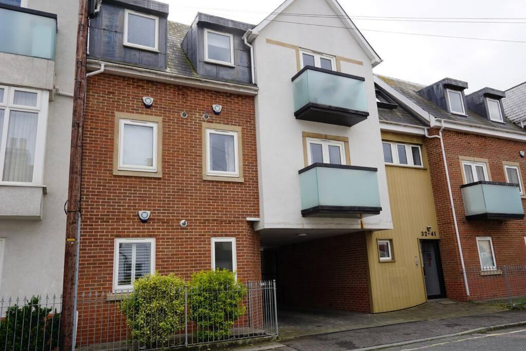 Apartment East Rd