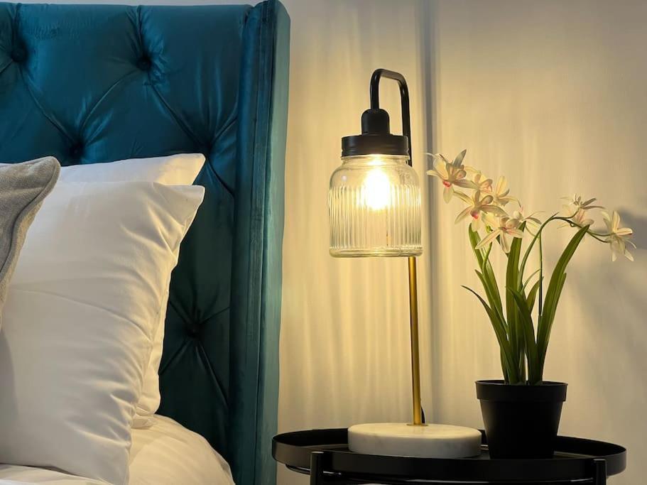 East Rd Apartment *