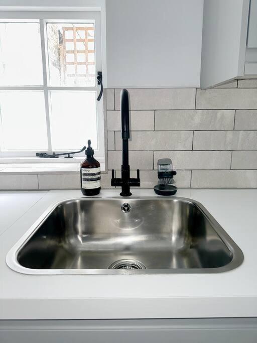 Londwell, Luxe And Leaves, Chelsea Flat With Private Garden * Londres