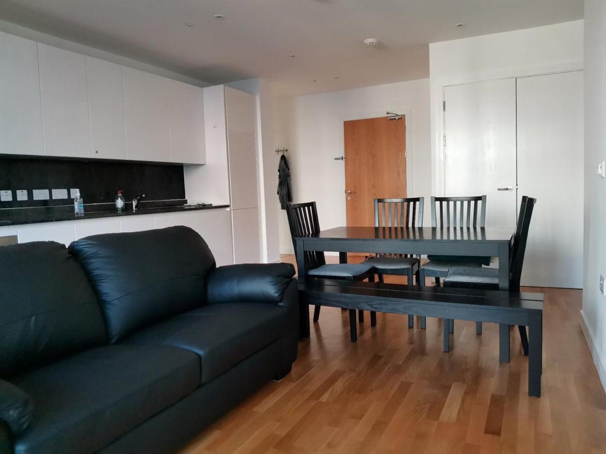 Viktoras 3 Bedroom Apartment *