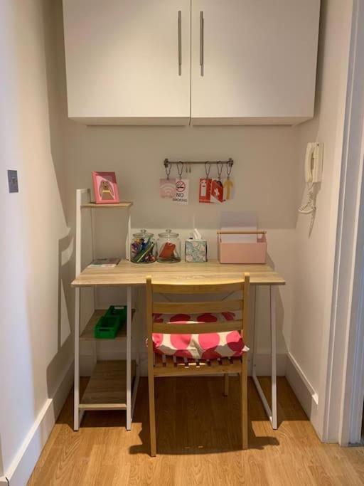 Lovely One Bedroom Next To Shoreditch Londres