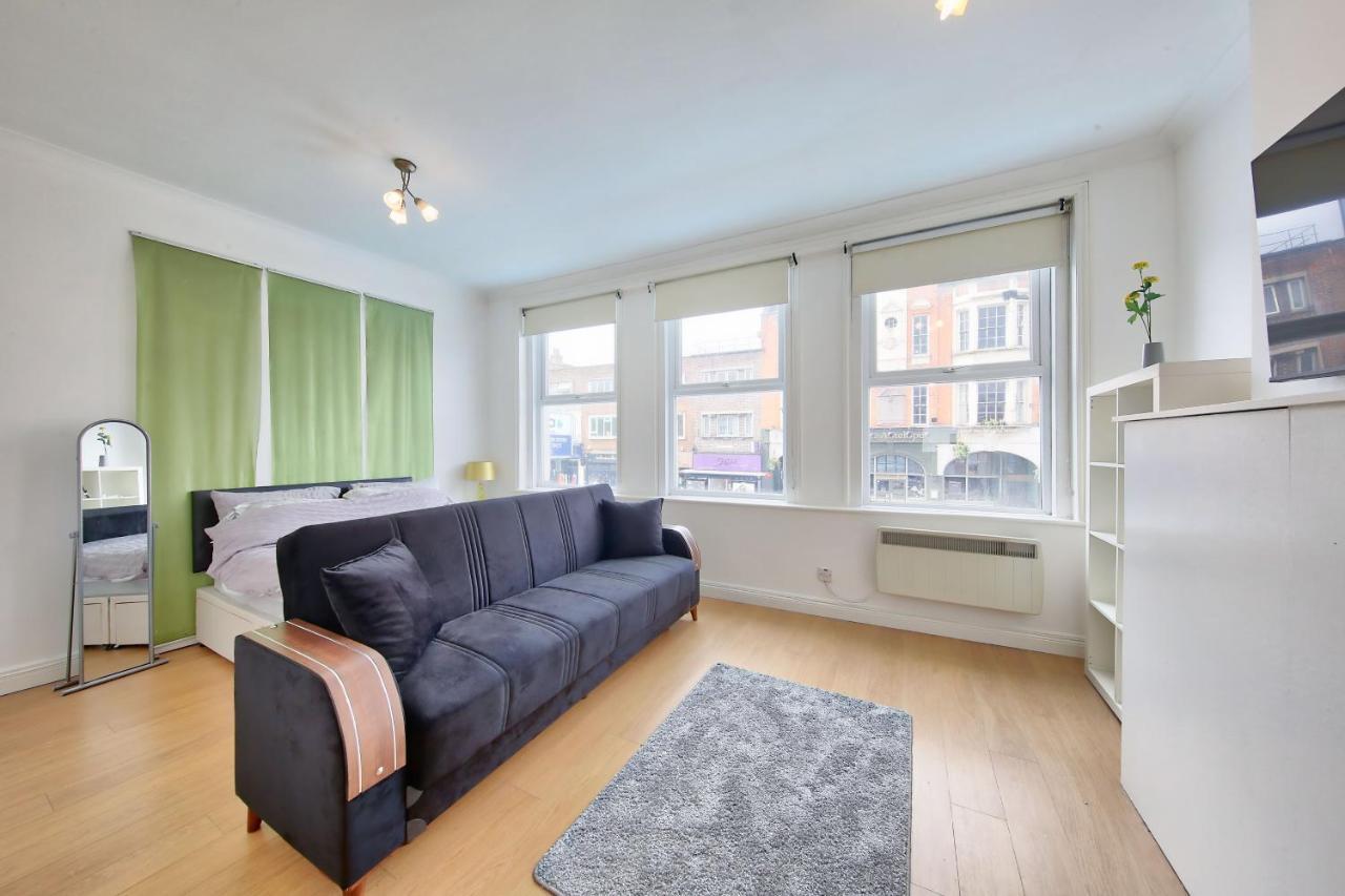 Stunning One Bedroom Studio In Tooting Broadway *