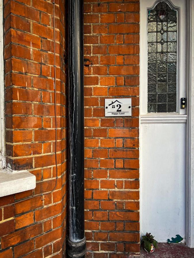 Zozy Happy Land Guest house London