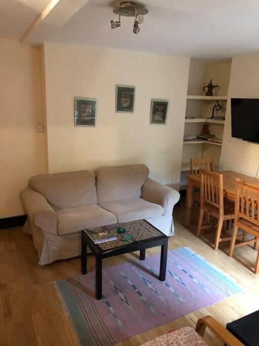 Cute Islington - Central Apartment