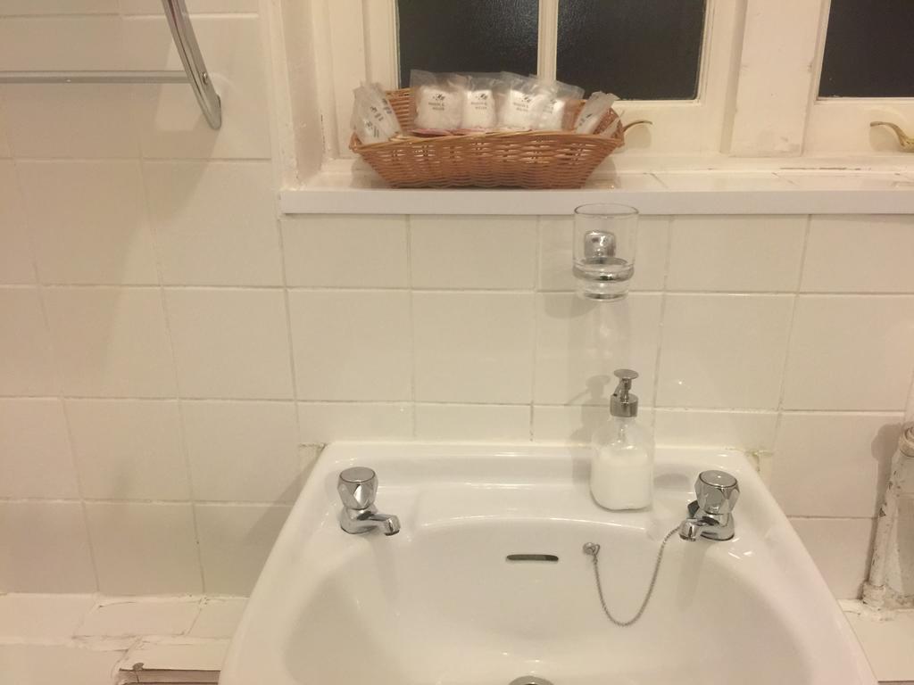 Bed & Breakfast Nice 3 London