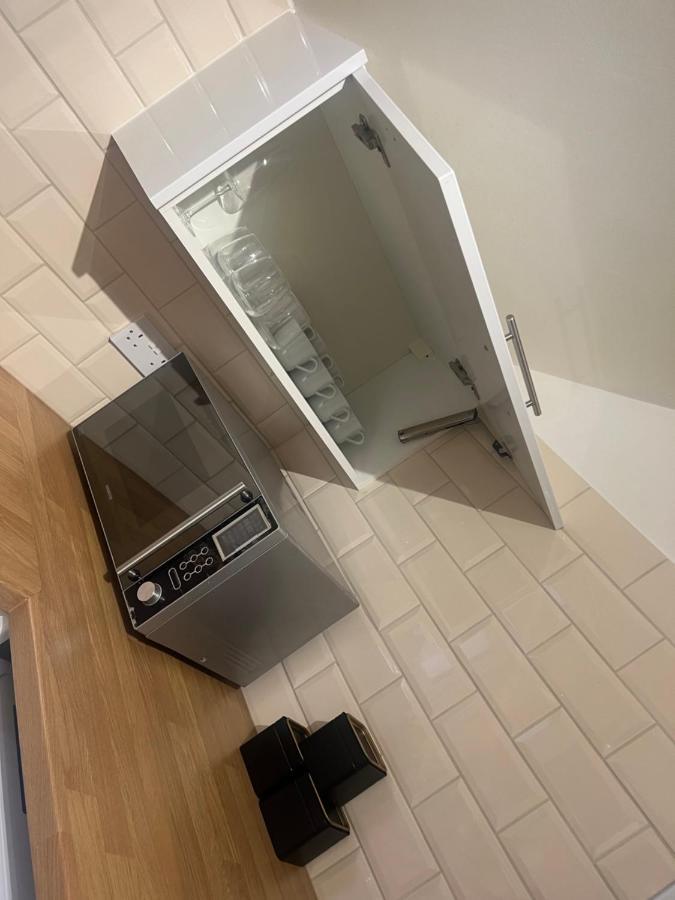 Apartment Large Modern Studio Flat London