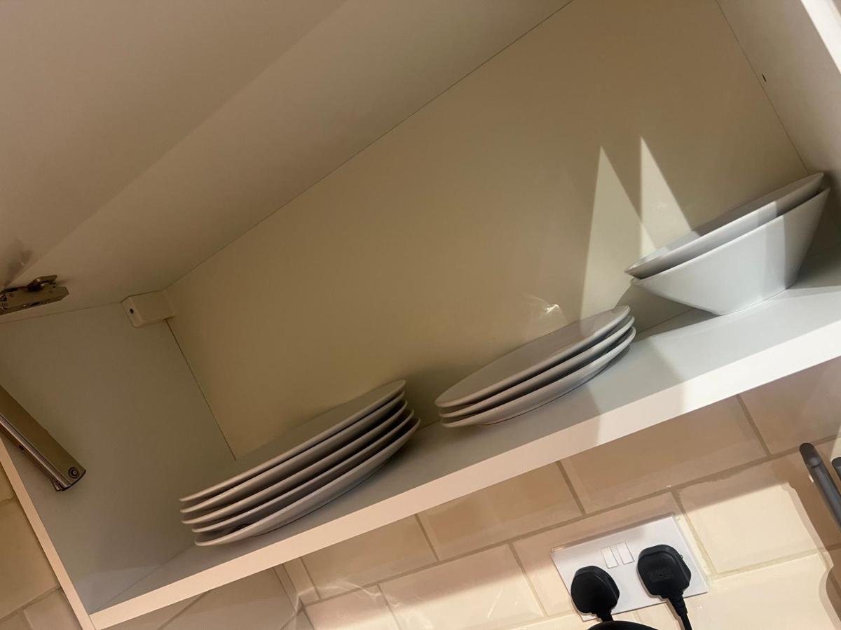 Apartment Large Modern Studio Flat London