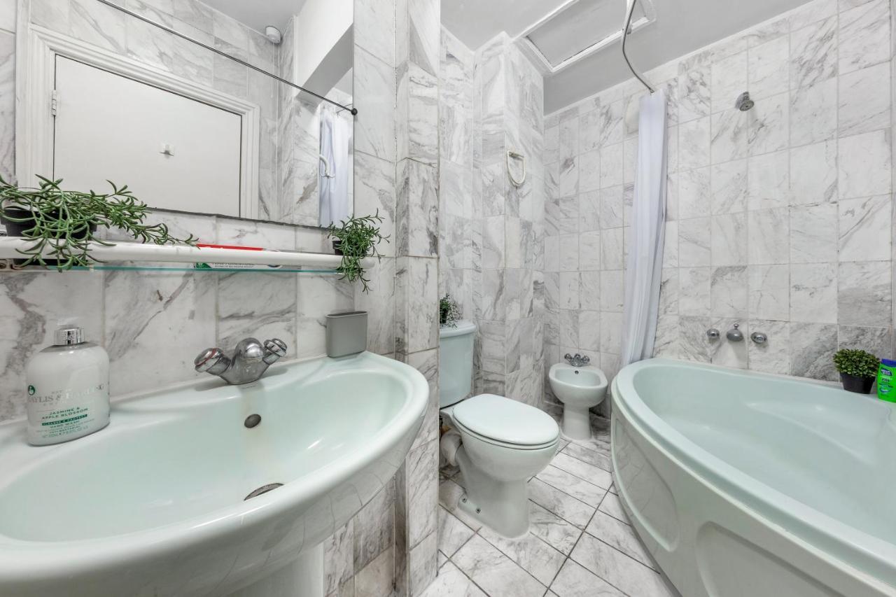 Apartment Flat In