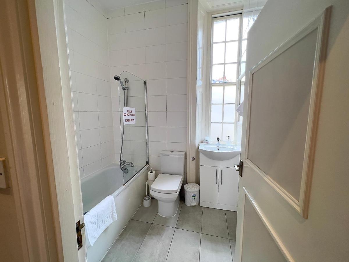 Super Flat In The Heart Of Westminster * London