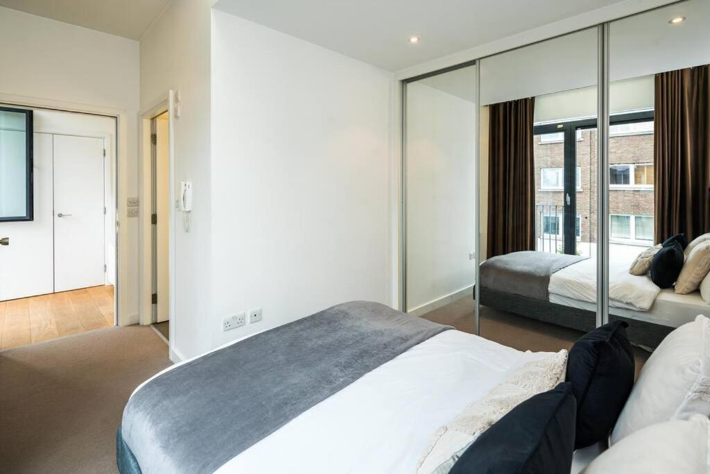 Chic And Spacious Flat Near Bond Street Apartment