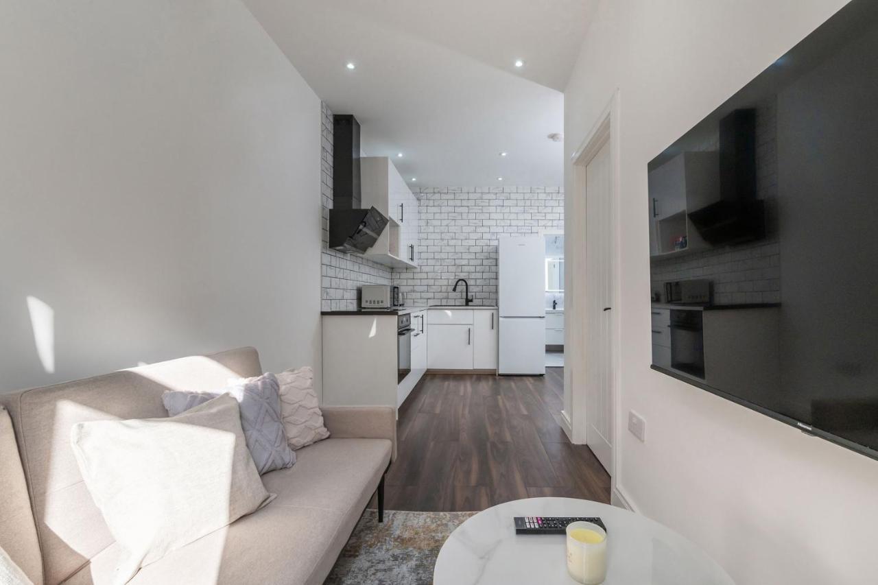 Luxury Near Central Apartment London
