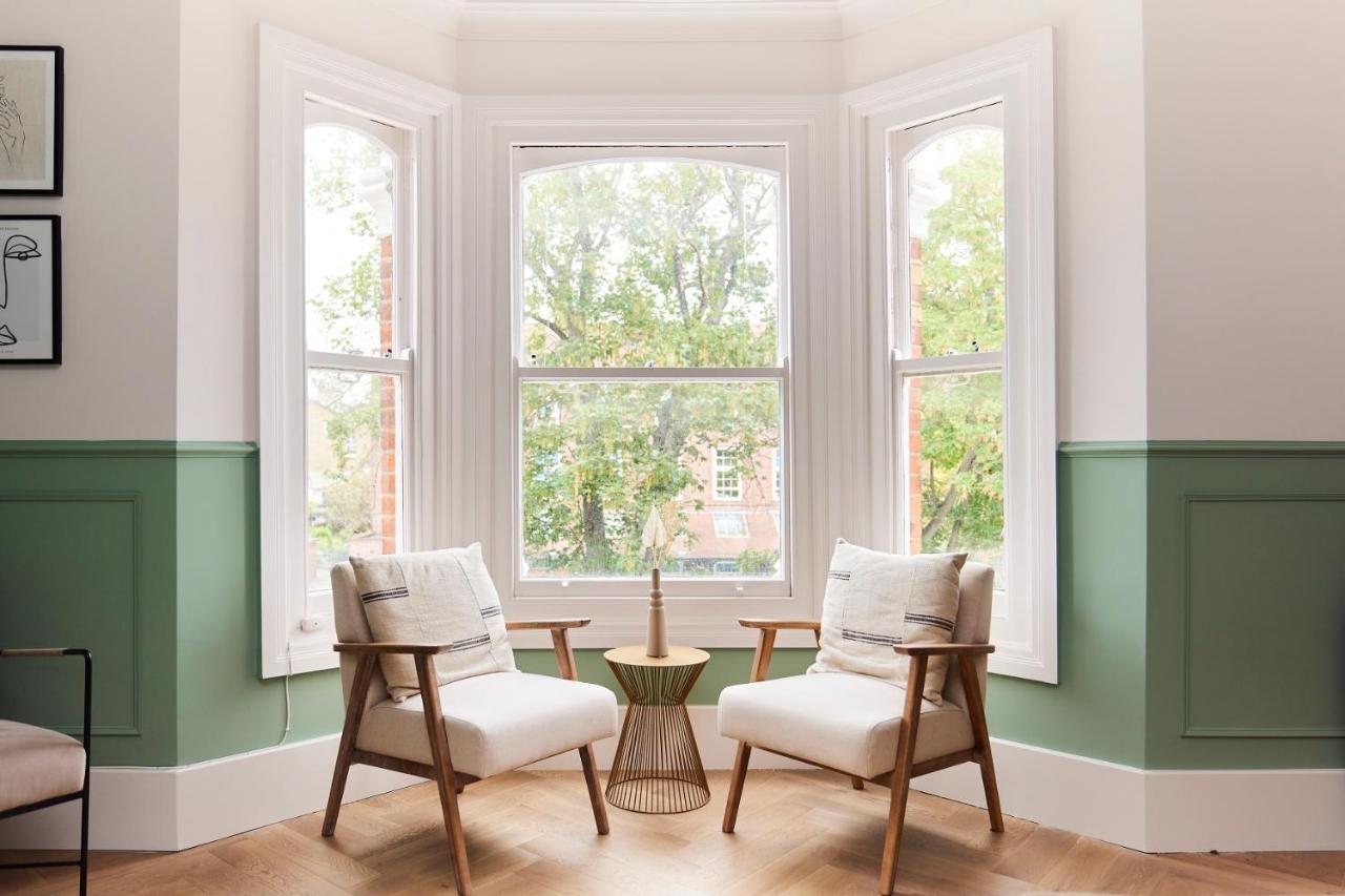 The Elmfield Road Wonder - Dazzling 2bdr Flat *