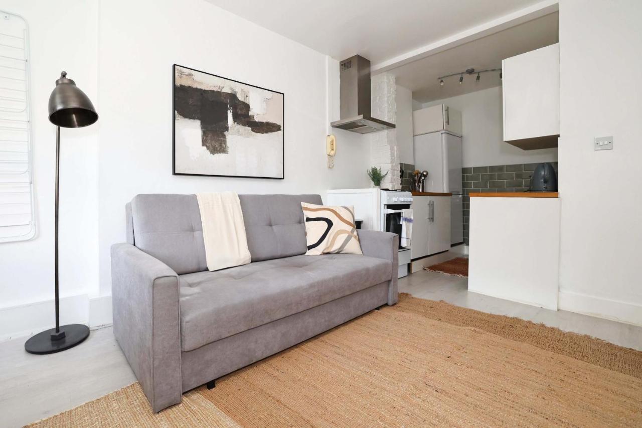 Apartment W For 4. Open Plan Kitchen/living London