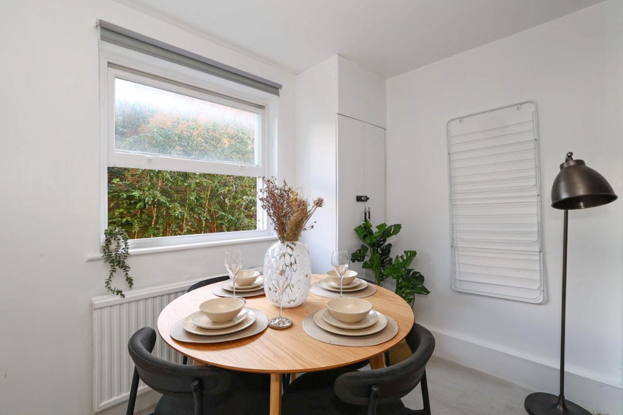 Apartment W For 4. Open Plan Kitchen/living London
