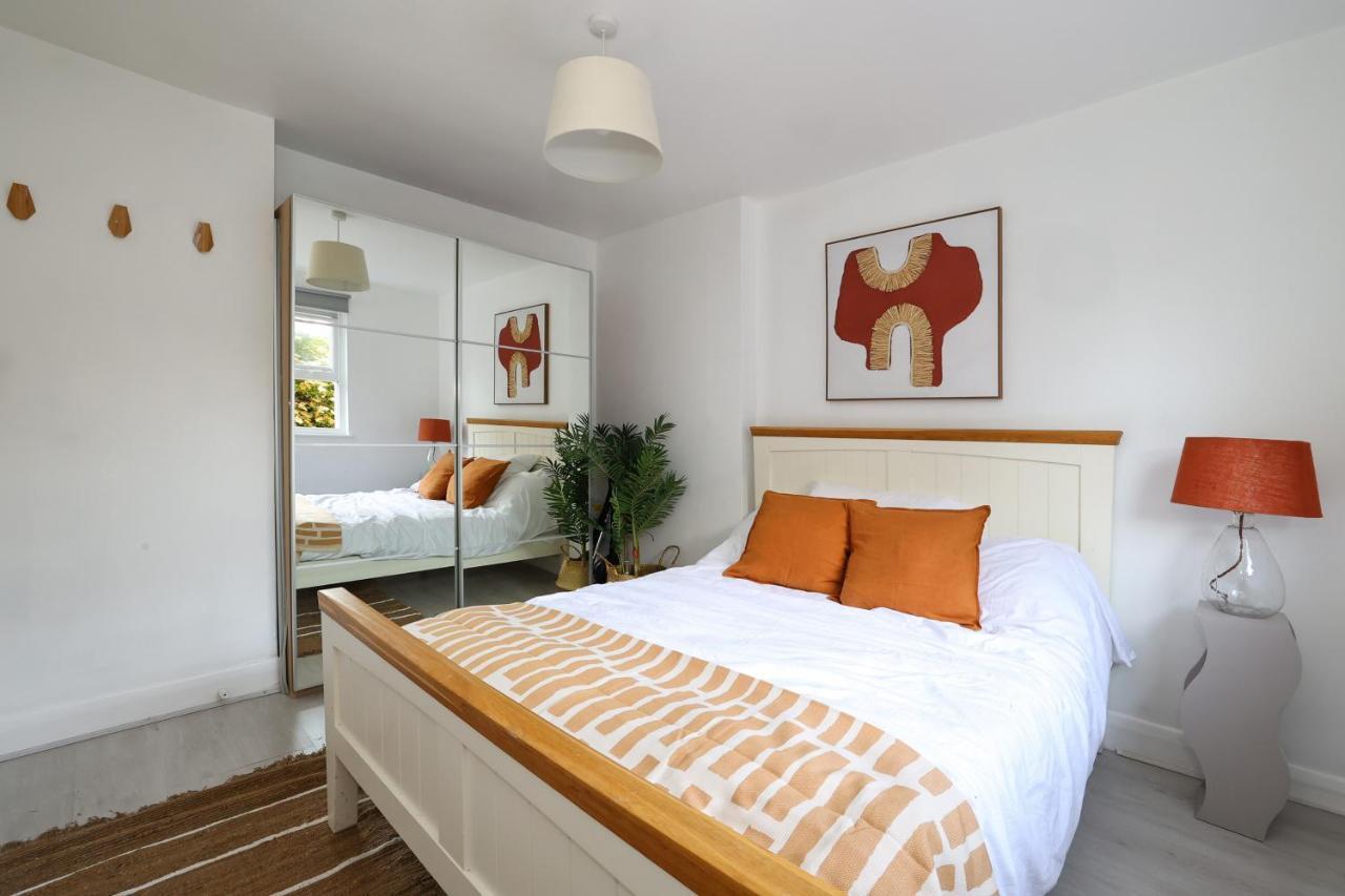 Apartment W For 4. Open Plan Kitchen/living London