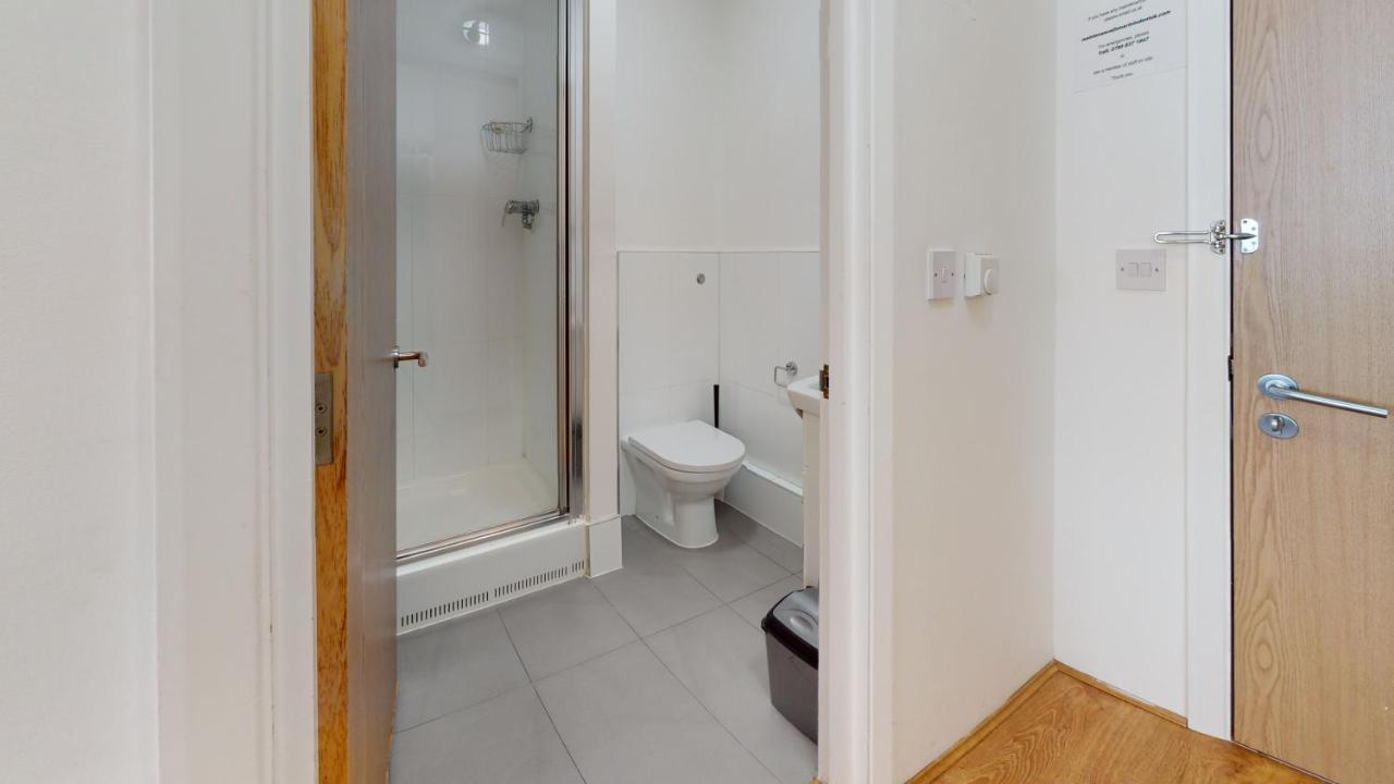Superb Studio Apartment London