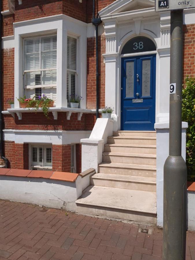 Coronation House Homestay *