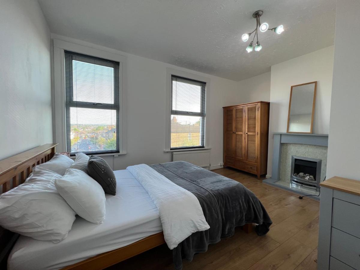 Entire Luxury 4 Bedroom Victorian House With 2 En-suite - Forest Hill, Apartamento Londres