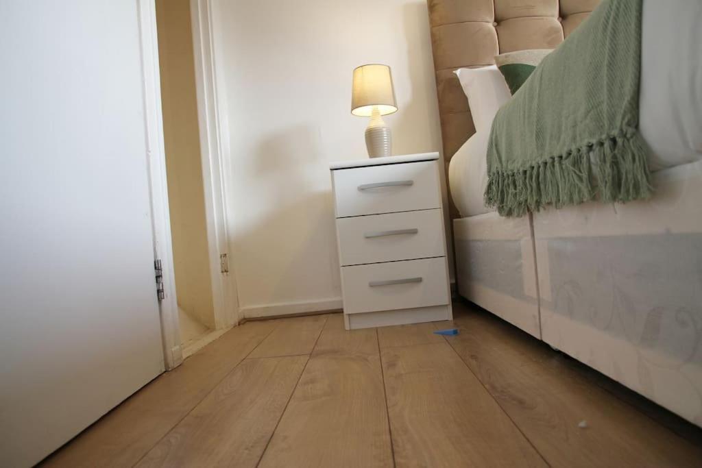 Ensuite With Kitchen Modern Large Double-bed In Zone 2 * Londres