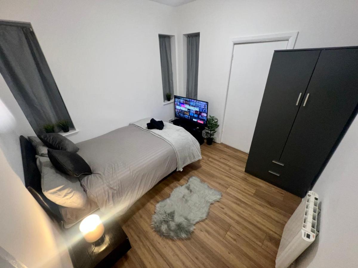 Leisure Studio Flat In Golders