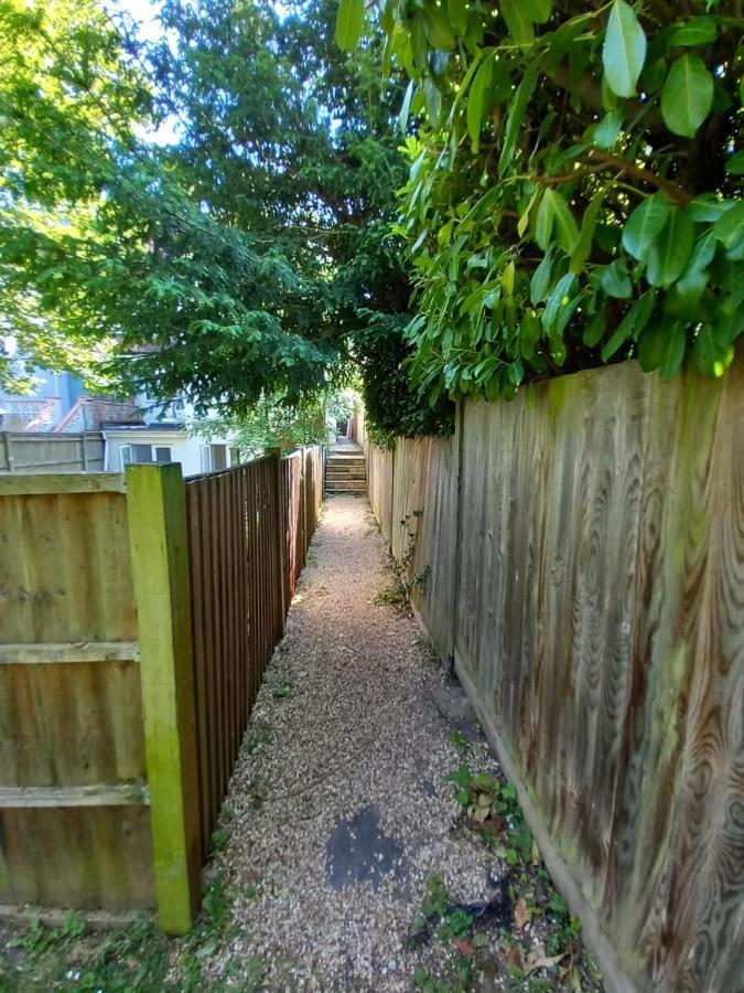 Leisure Studio Flat In Golders Holiday home London