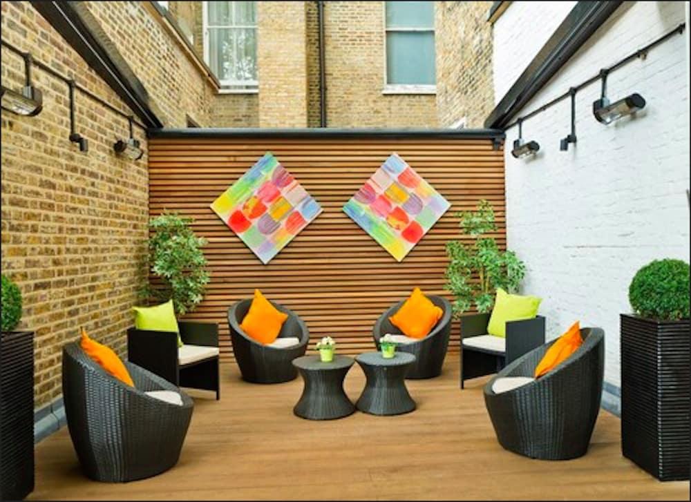 The Park Grand Plaza Kensington Hotel 4*