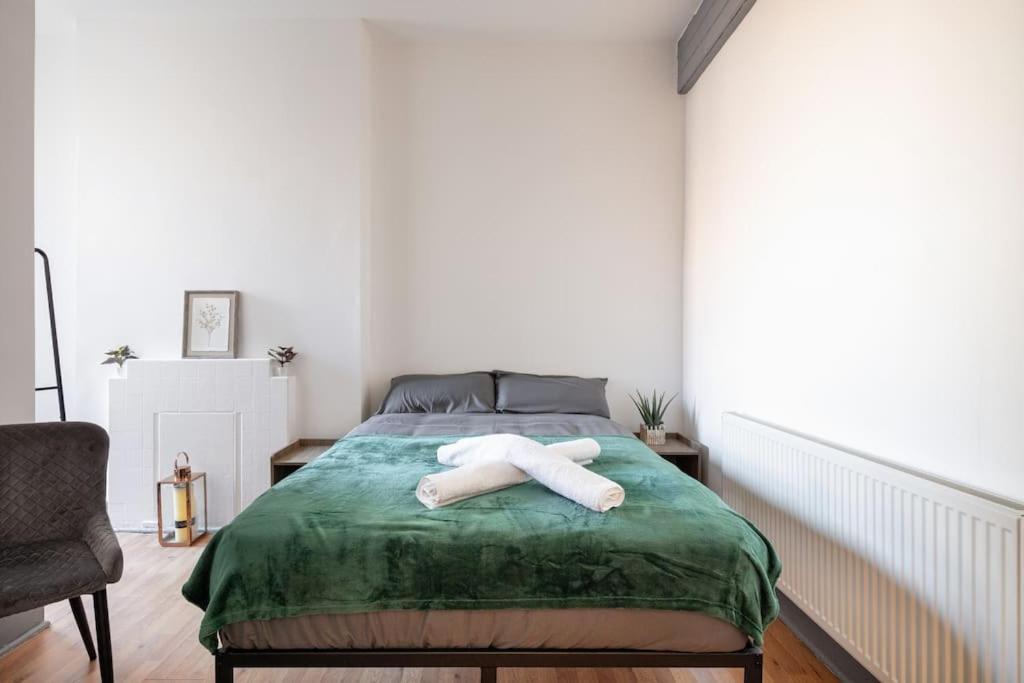 2a - Bright & Airy 2 Bed Flat - 20 Mins To Apartamento *