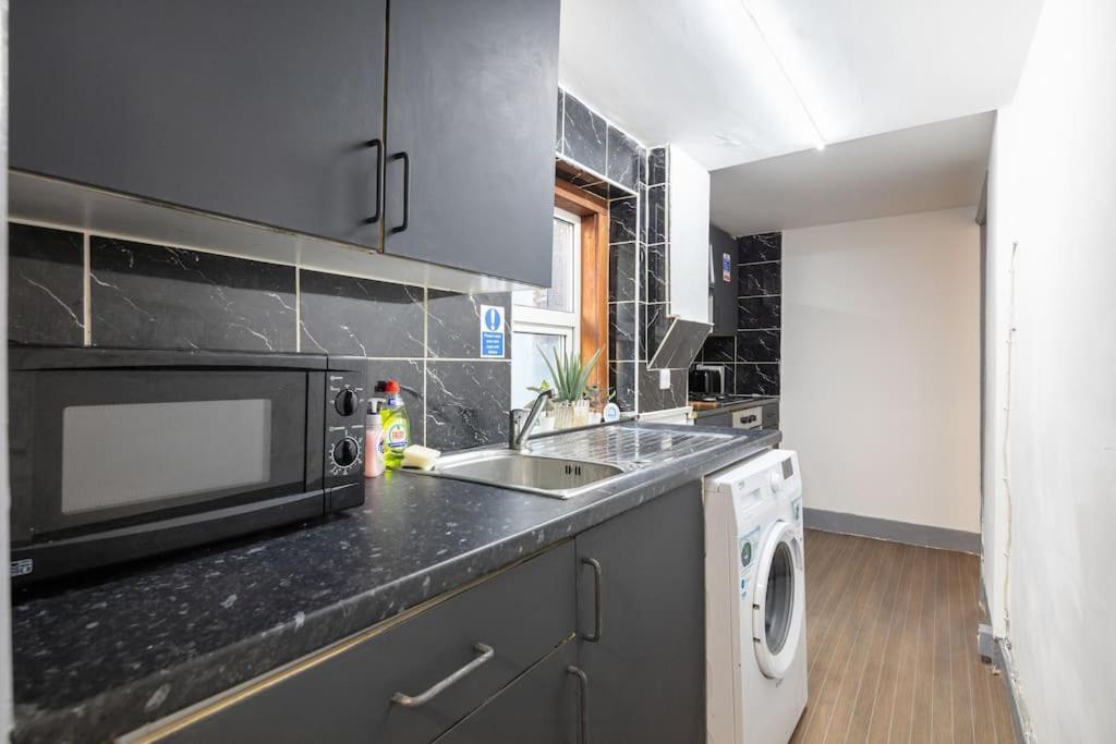 2a - Bright & Airy 2 Bed Flat - 20 Mins To Apartamento Londres